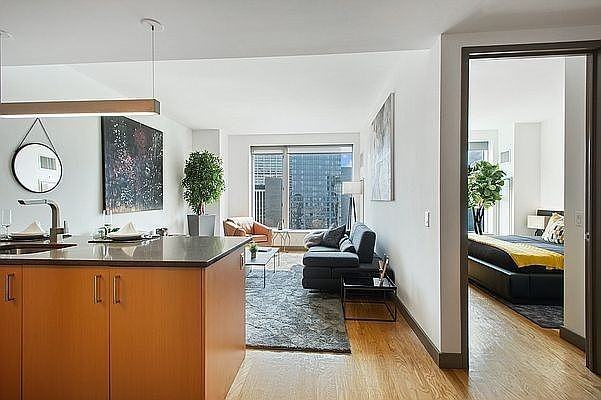 33 Park Row #48V - Photo 3 of 7