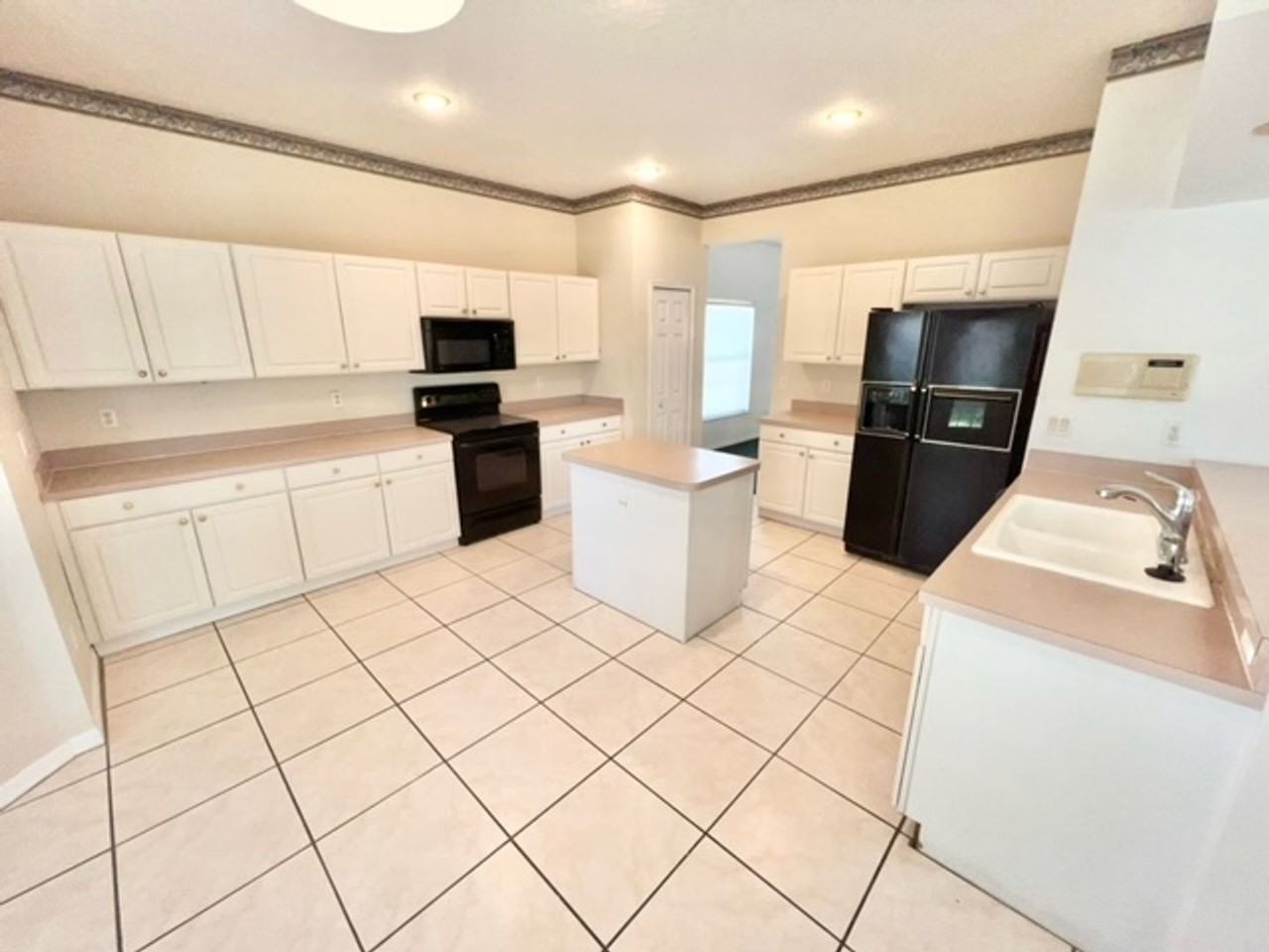 1225 Falconcrest Blvd - Photo 6 of 23