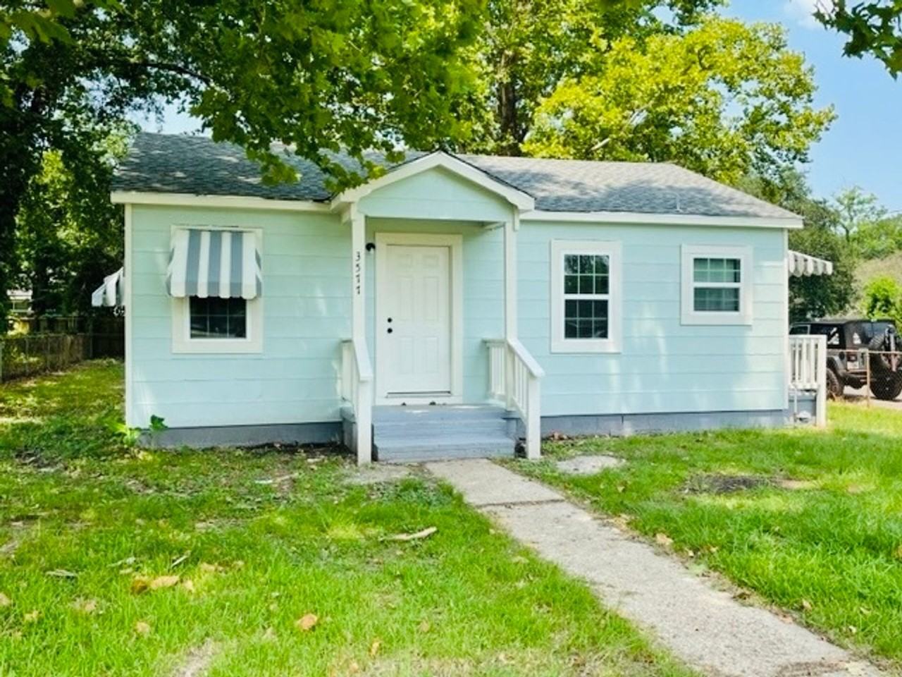 3577 Mission Dr - Photo 4 of 21