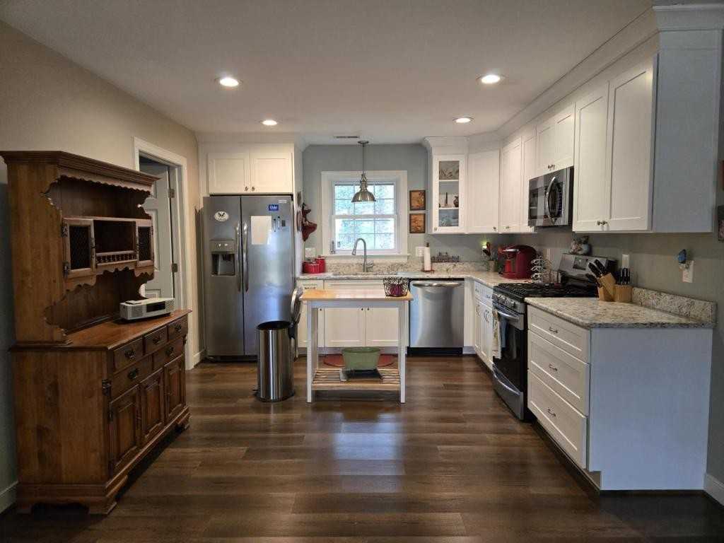 7146 Hunters Pointe Dr - Photo 2 of 9