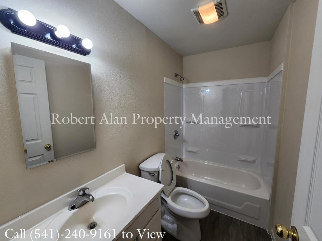 203 Se 17th St - Photo 4 of 6