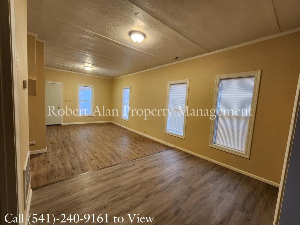 203 Se 17th St - Photo 3 of 6