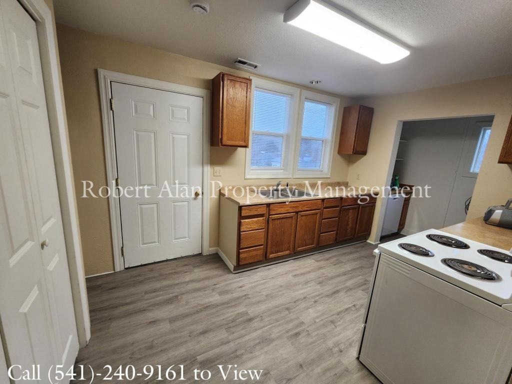 203 Se 17th St - Photo 5 of 6