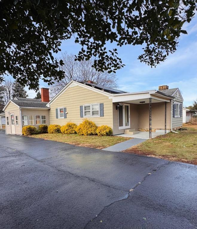 277 Maloney Road - Photo 2 of 26