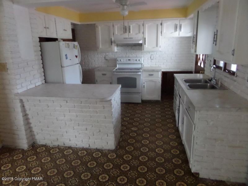 688 S Main St - Photo 2 of 13