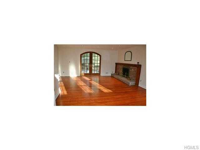 19 Fawn Hill Rd - Photo 3 of 30