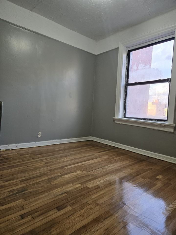 922 Elsmere Place #42 - Photo 2 of 5