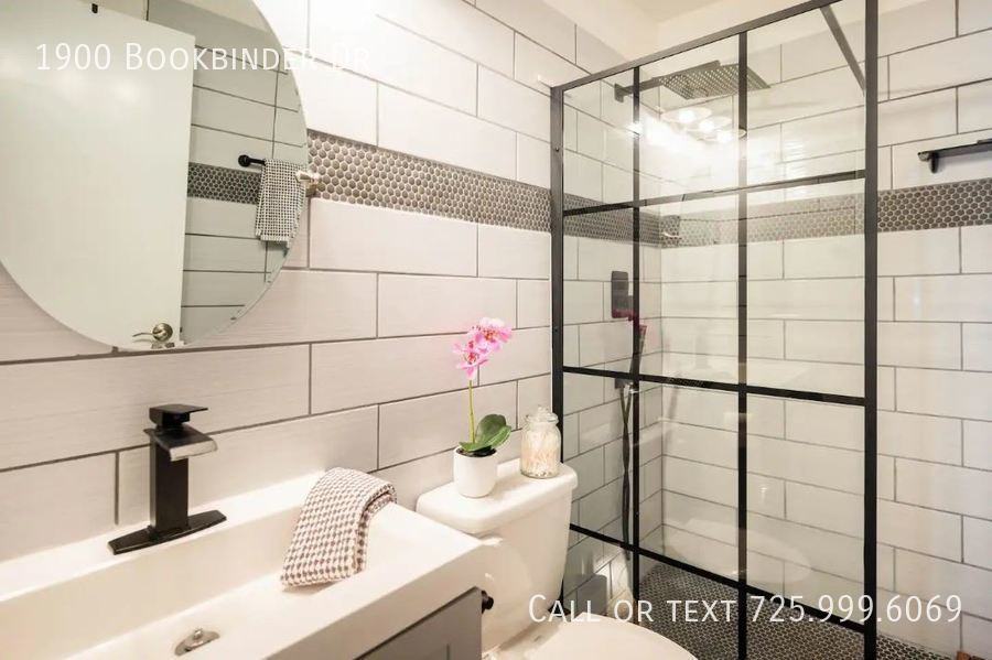 1900 Bookbinder Drive - Photo 5 of 30