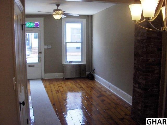 1406 Green St - Photo 2 of 15