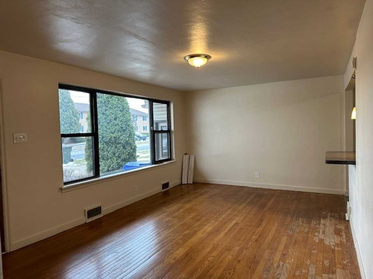 32 William Penn Dr - Photo 2 of 23