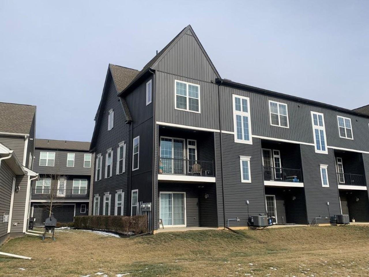 1320 Revival Dr - Photo 3 of 35