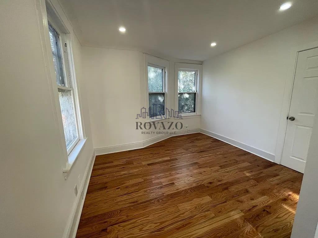 1419 Hiawatha Avenue - Photo 6 of 7