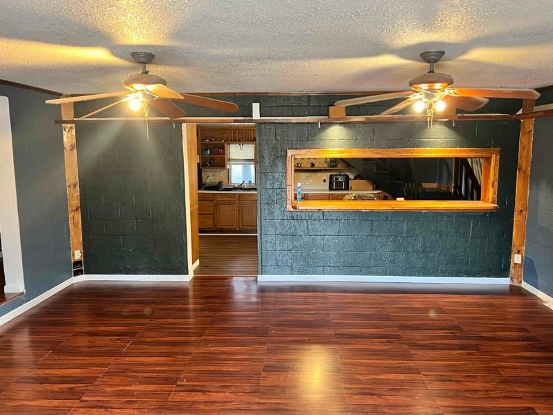 805 E Collins Ave - Photo 3 of 15