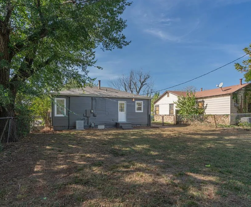 1200 Sandra Dr - Photo 2 of 8