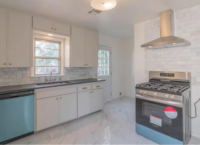 1200 Sandra Dr - Photo 6 of 8