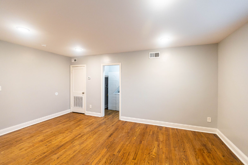 3457 Holmes Street - Photo 2 of 4