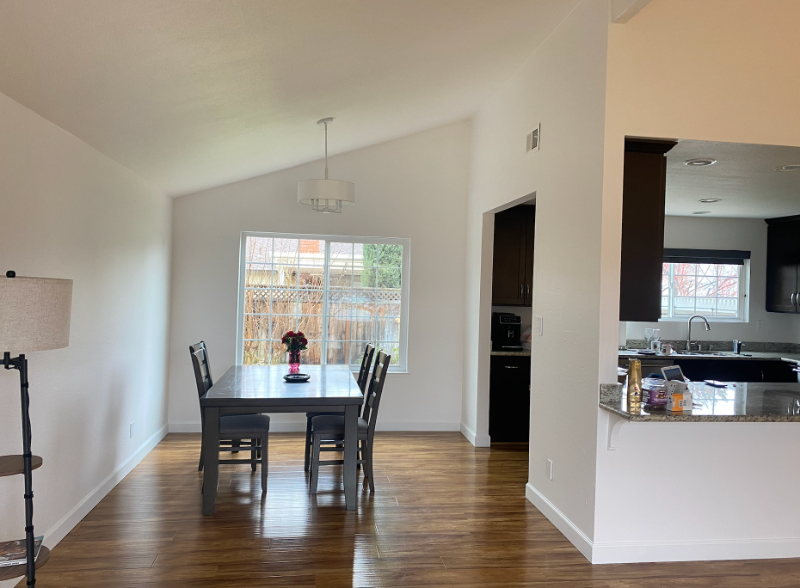 687 Geraldine St - Photo 4 of 20