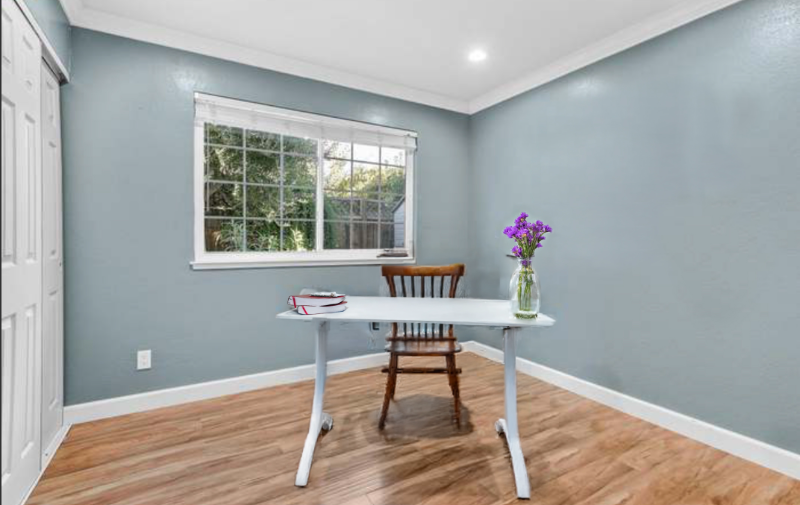 687 Geraldine St - Photo 7 of 20