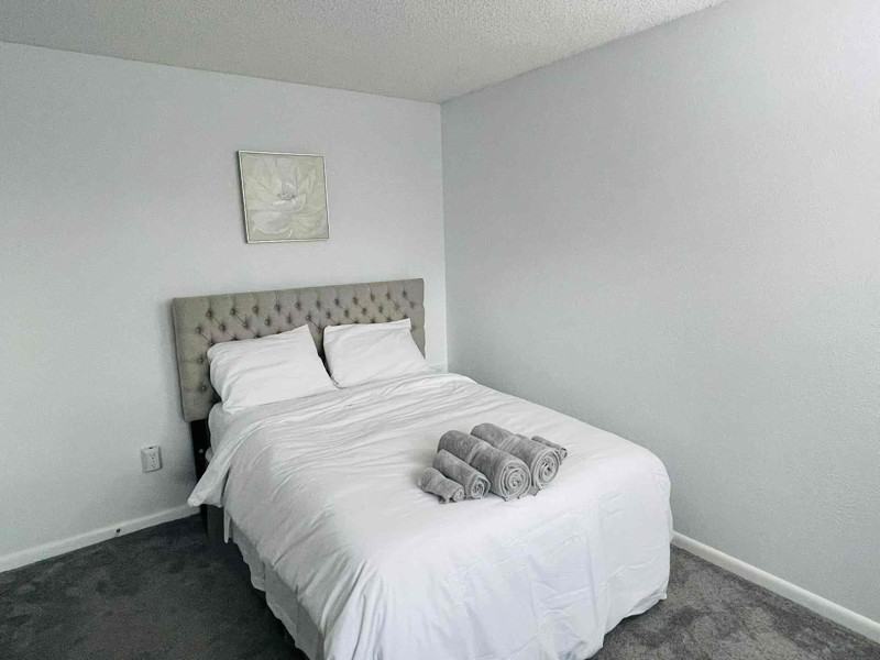 35 Surrey Hill Dr - Photo 3 of 7