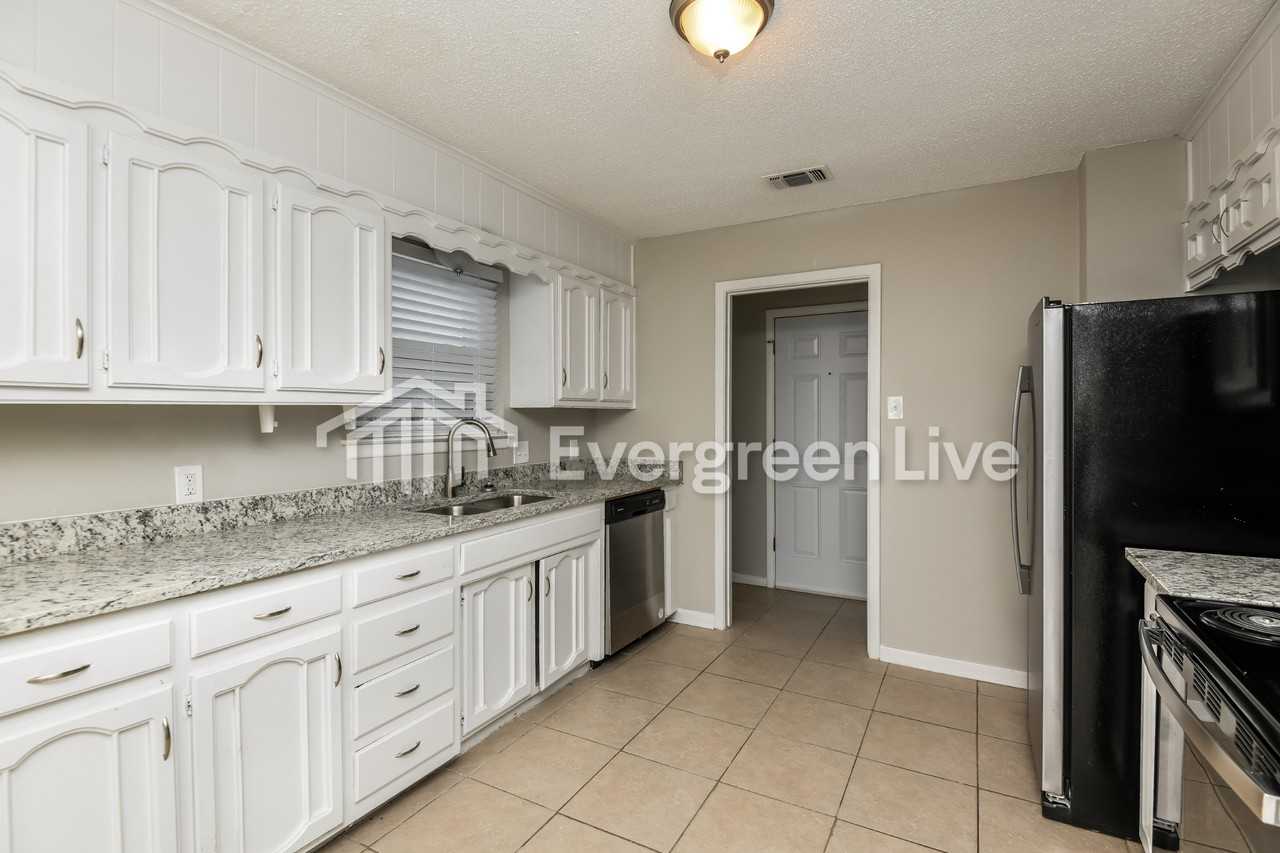 3213 Denbury Dr - Photo 3 of 21