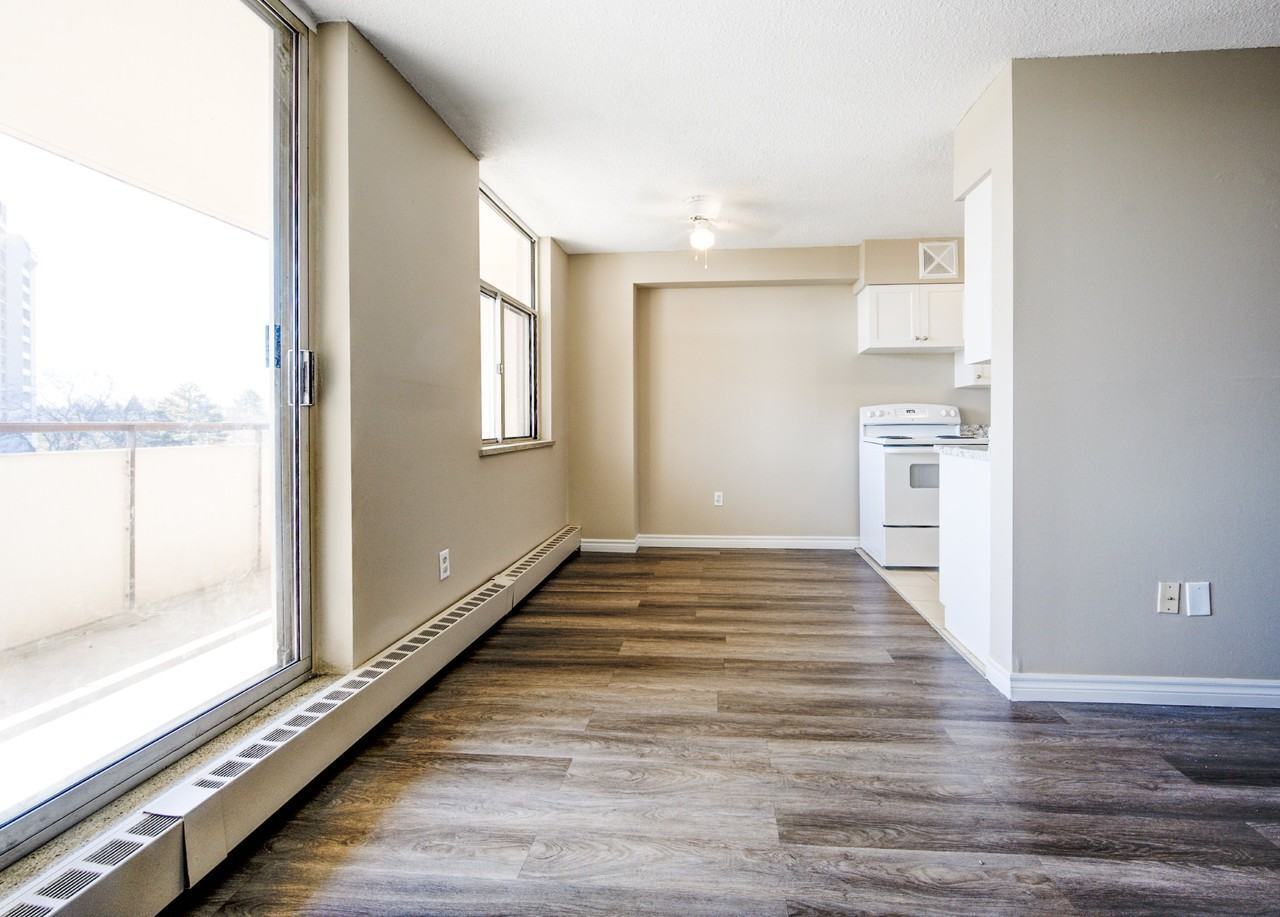 Scenic Apartments - Photo 3 of 11