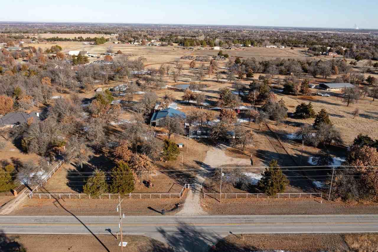 12113 Ne 63rd St - Photo 2 of 49