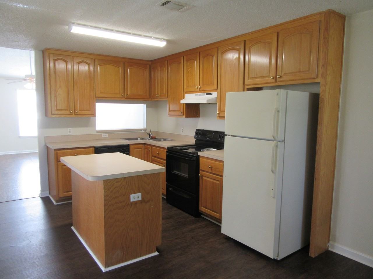 1202 Pennsylvania Ave #D - Photo 2 of 17