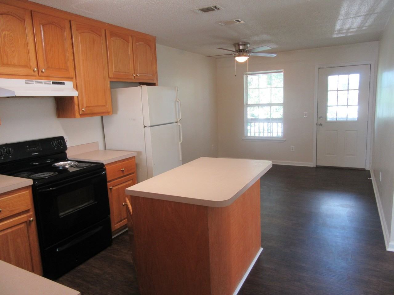 1202 Pennsylvania Ave #D - Photo 3 of 17