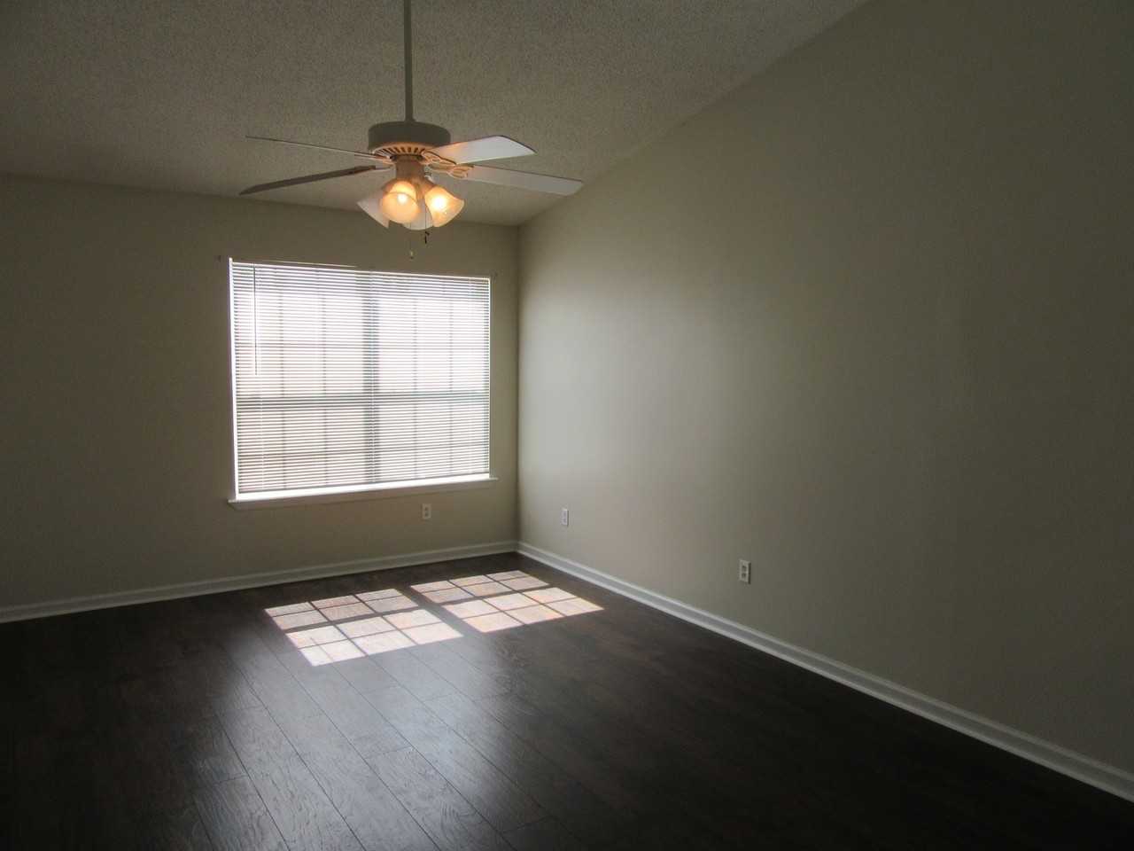 1202 Pennsylvania Ave #D - Photo 5 of 17