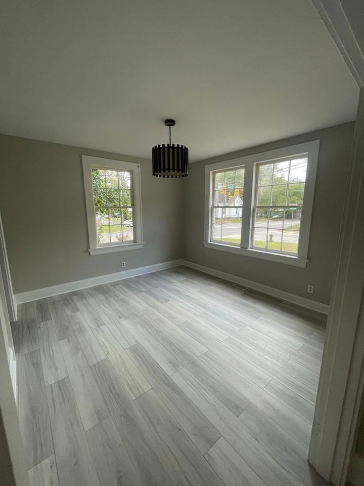 317 Park Ave W - Photo 6 of 22