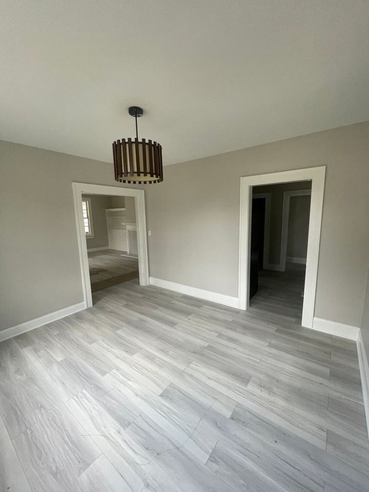 317 Park Ave W - Photo 7 of 22