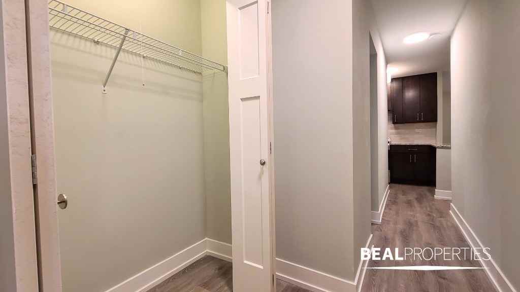 445 West Barry Avenue - Photo 7 of 13