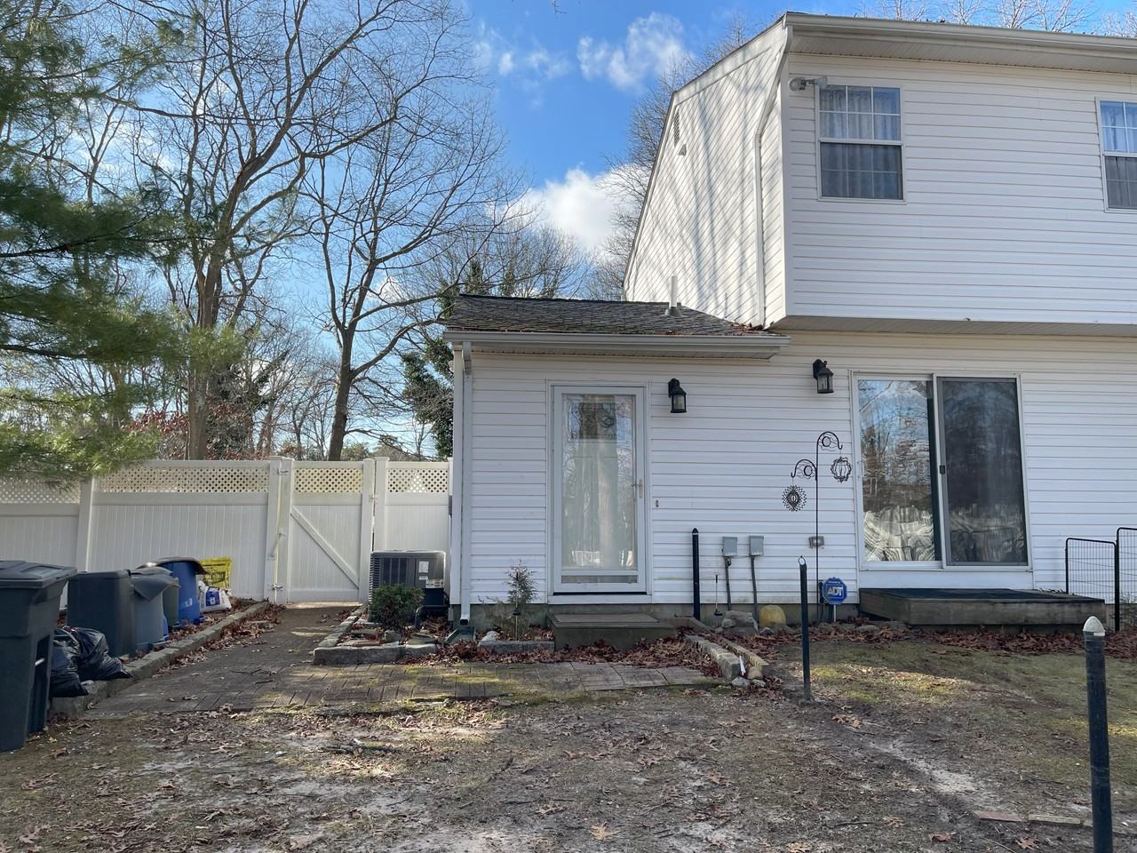 17 Eastbourne Cres #NA - Photo 2 of 21