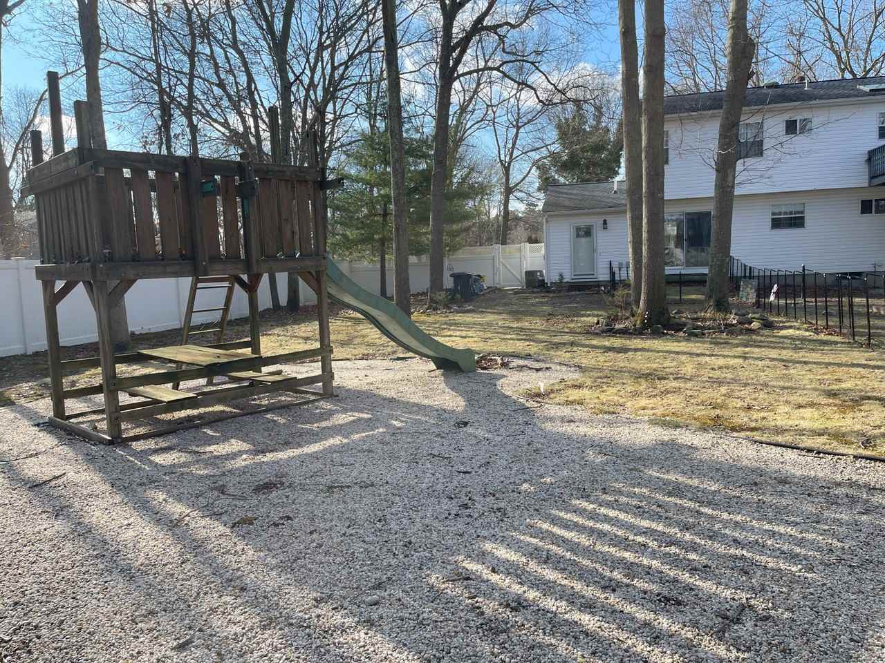 17 Eastbourne Cres #NA - Photo 3 of 21