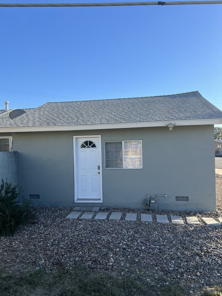 6302 Clyde Ave - Photo 2 of 11