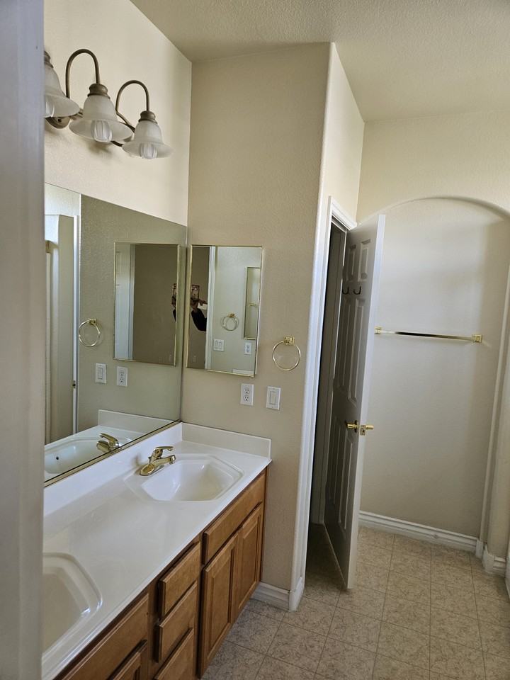 250 Cleargirl Ct #250 - Photo 6 of 13