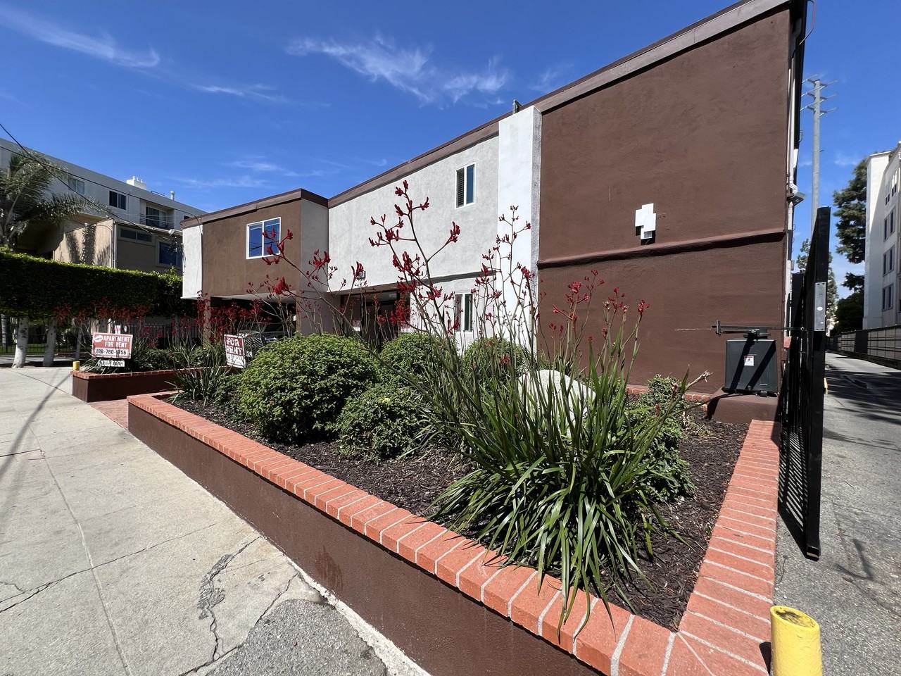 Arch Sunset Apartments - Photo 4 of 15