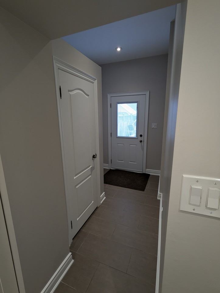 563 Annette Street #3 - Photo 4 of 18