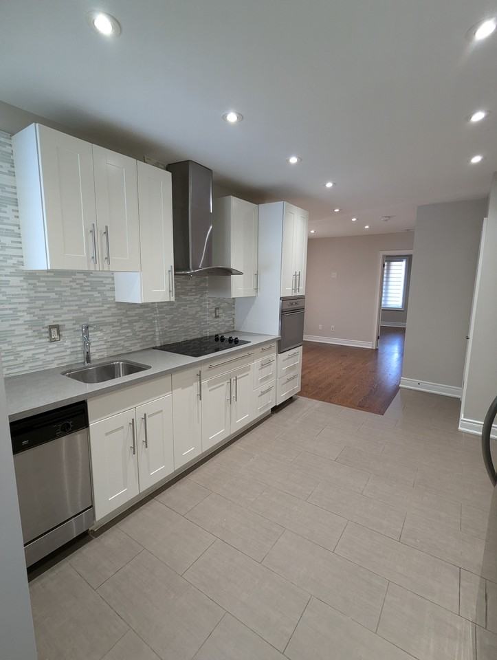 563 Annette Street #3 - Photo 5 of 18