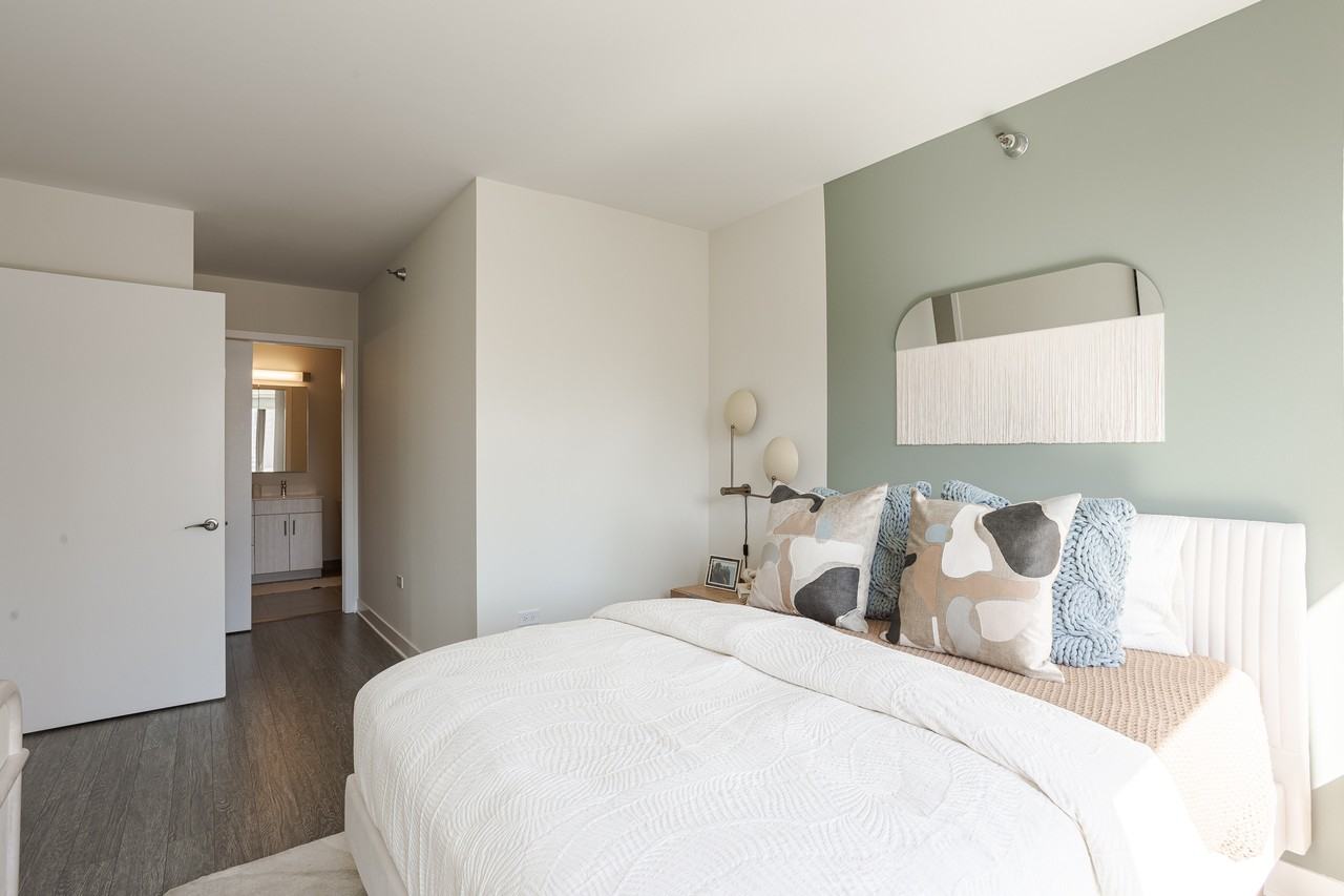 1001 South State - Photo 4 of 36