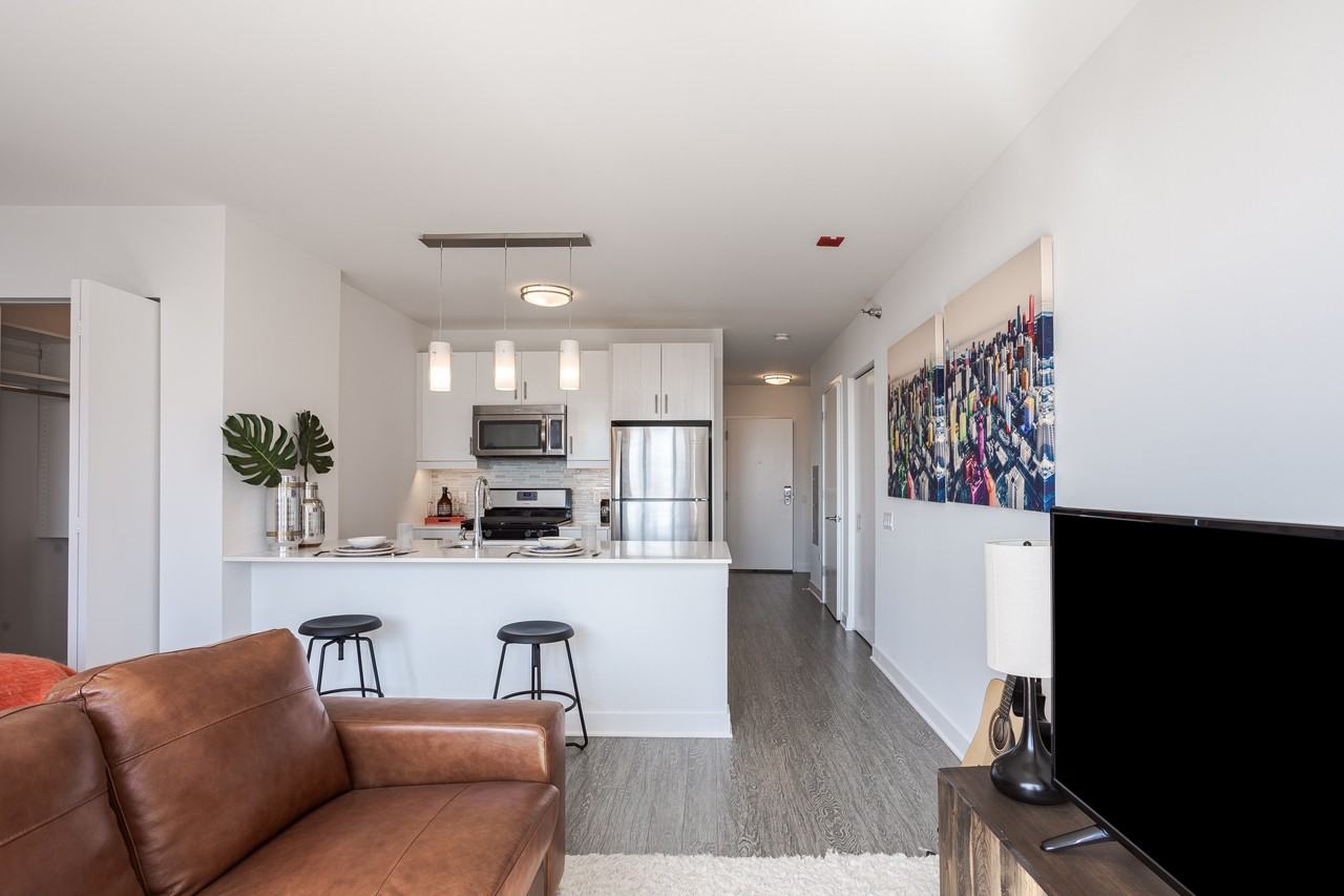 1001 South State - Photo 6 of 36