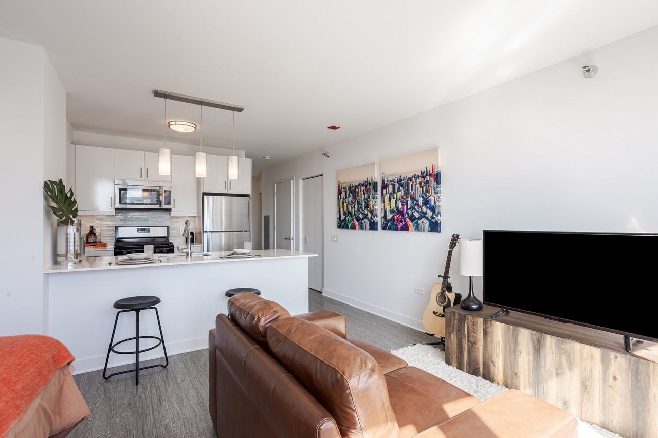 1001 South State - Photo 7 of 36