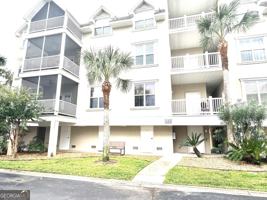 featured image of 122 Shady Brook Cir #100