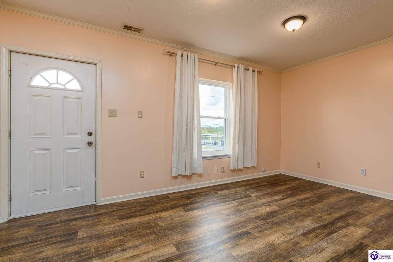169 E Vine St Apt A - Photo 2 of 11