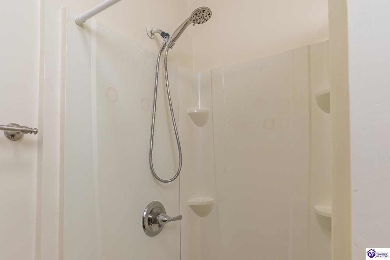 169 E Vine St Apt A - Photo 7 of 11