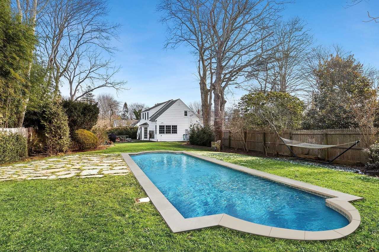 393 Hill St - Photo 2 of 19