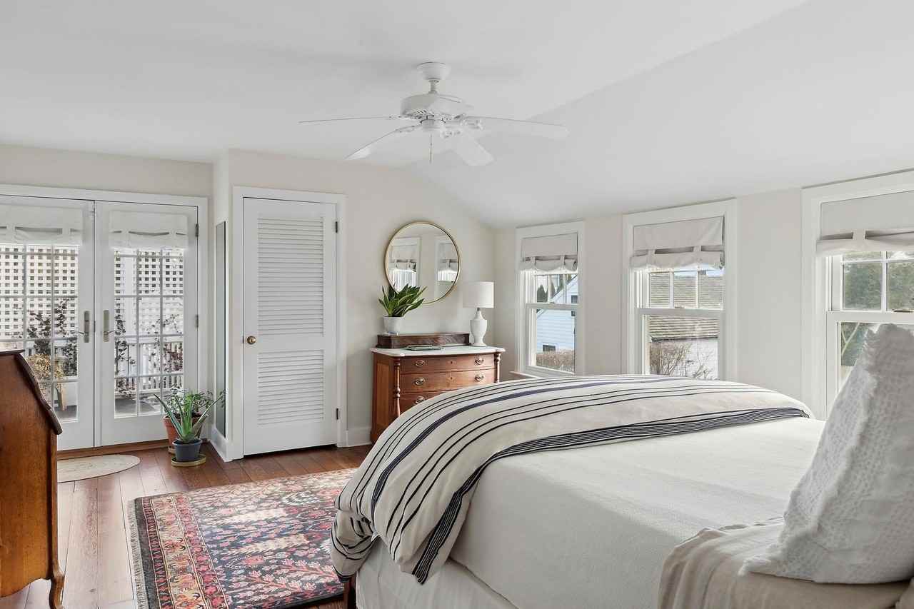 393 Hill St - Photo 7 of 19