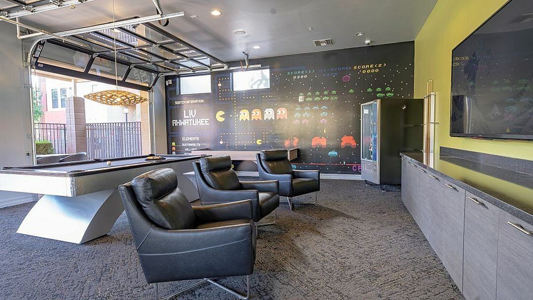 Liv Ahwatukee - Photo 6 of 22