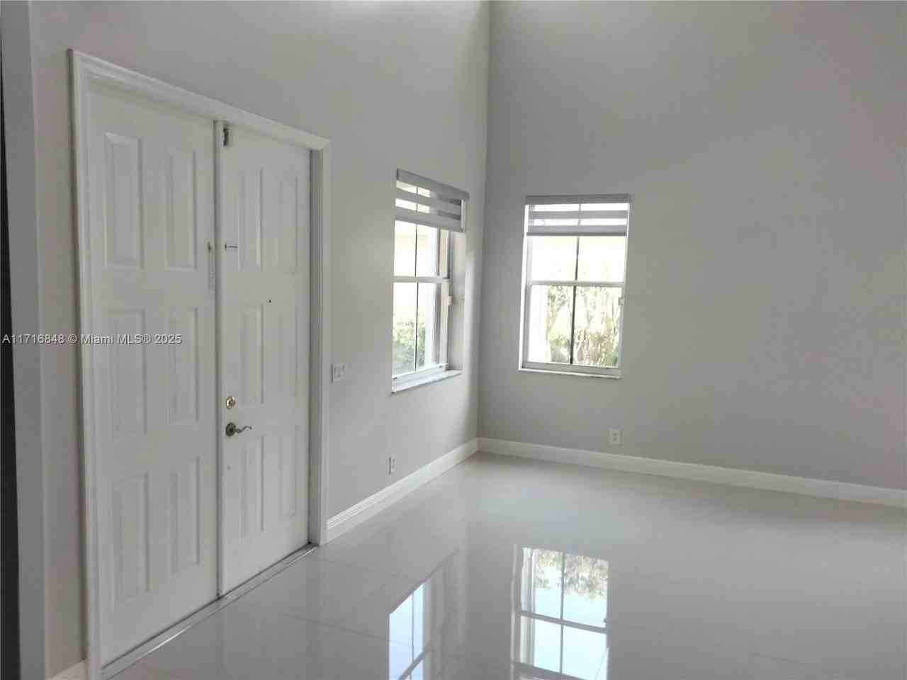 1249 Allamanda Way - Photo 3 of 8