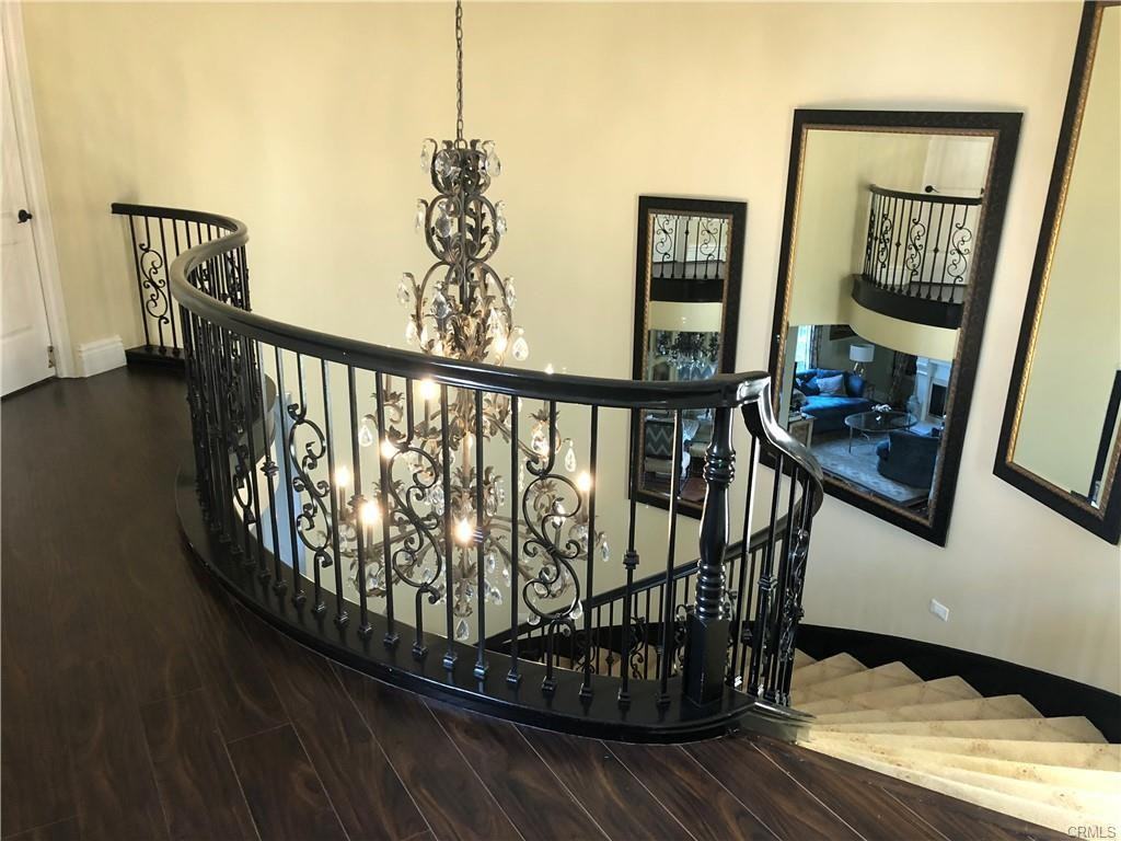 412 Holmwood Dr - Photo 2 of 6